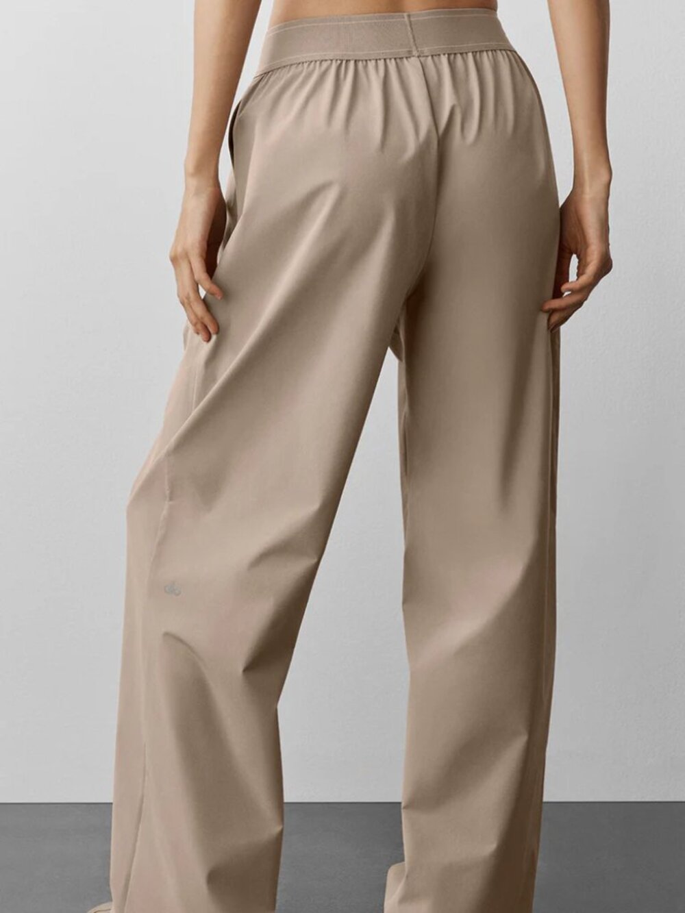 NWT Alo Yoga Gravel Suit Up Trouser Summer Comfortable Pants📦💕(Regular) - Picture 8 of 8